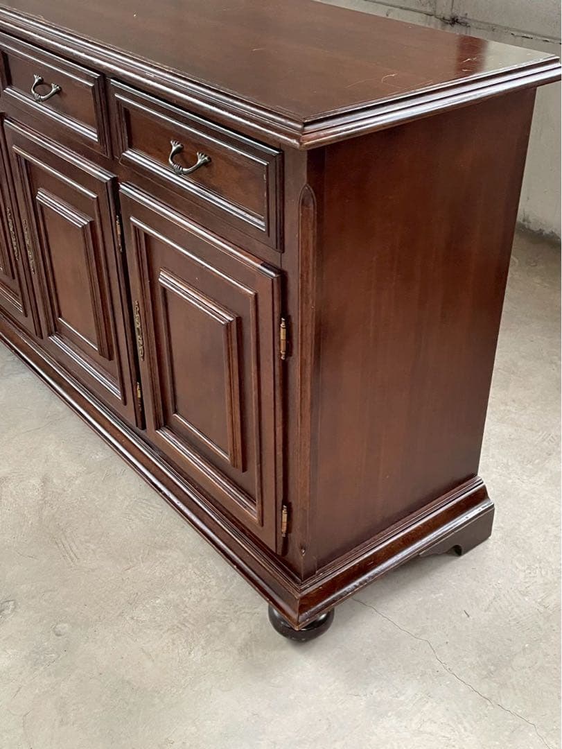 イギリス製　丸脚　高級　サイドボード　　キャビネット