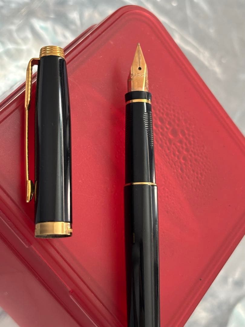 【美品】PARKER パーカー 万年筆 14Kペン先 黒×ゴールドレザーケース付