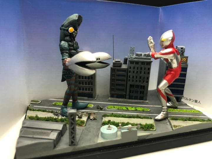 ウルトラマン　バルタン星人　ジオラマ