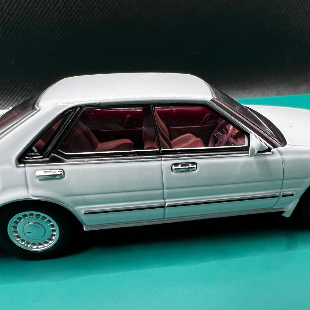 セドリック1987 トミカリミテッドヴィンテージ ネオ　LV-N43 22a 白