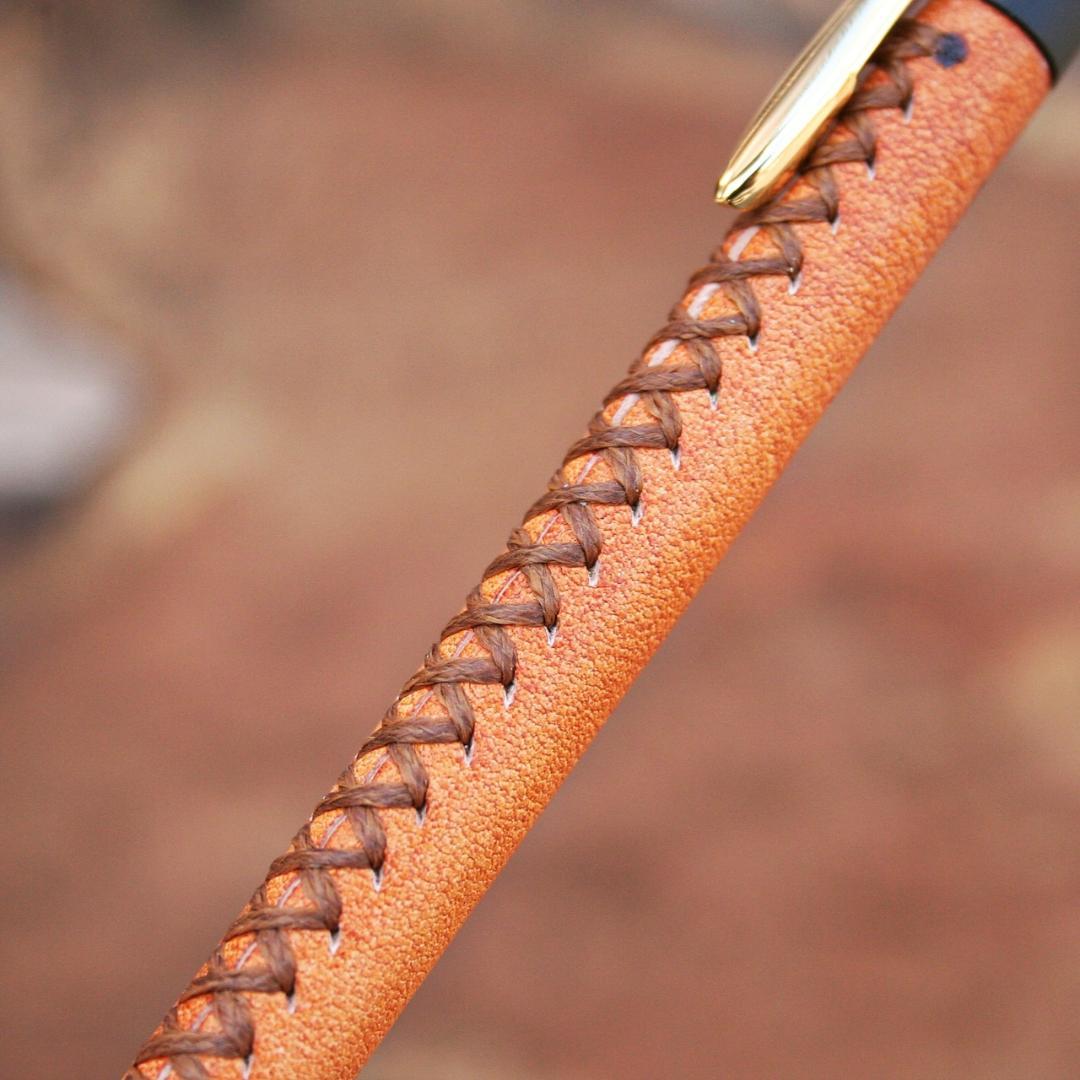 新品未使用　革軸ペン　ヌメ革 オレンジ　シックザール　schicksal