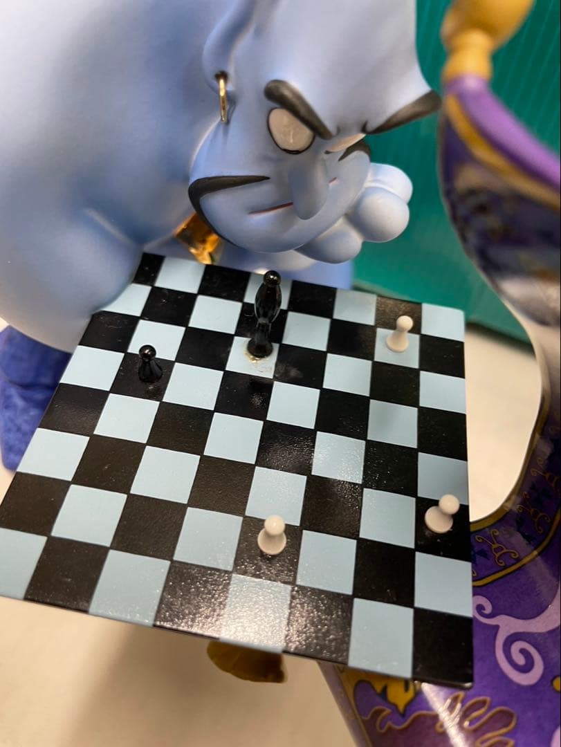 ディズニーwDCC 魔法の絨毯　アラジン ジーニー　フィギュア チェス