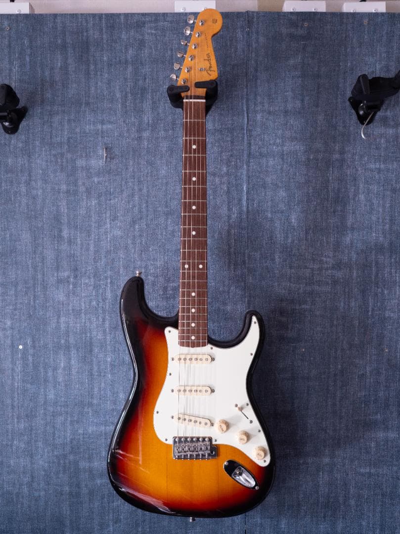 Fender Japan 2011 stratocasterほぼ未使用 mint