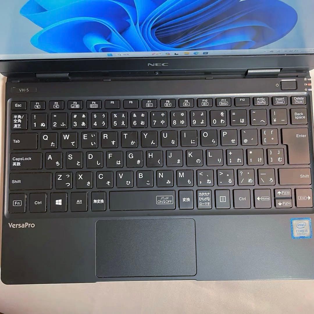 SSD512GB/メモリ8GB/i5第8世代NECノートパソコン　R111